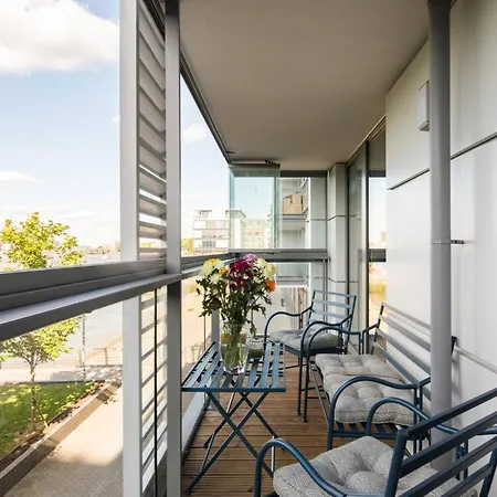 Wild Roses Serviced Apartments - Greenwich London Exterior photo